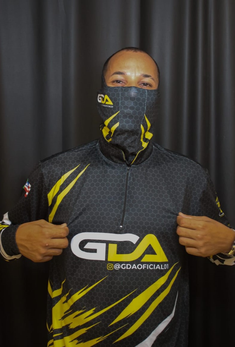 Balaclava oficial GDA sendo usada