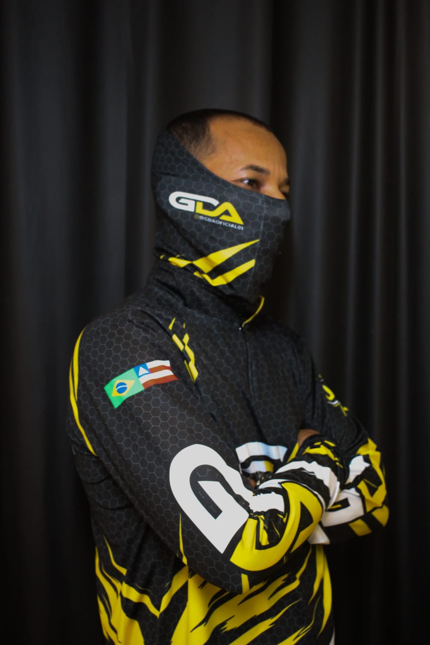 Balaclava oficial GDA sendo usada